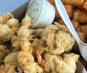 MacDaddy’s Seafood & Tots